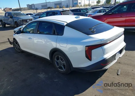 2025 Kia K4 Lxs z USA, uszkodzony, nr VIN 3KPFT4DE6SE058896